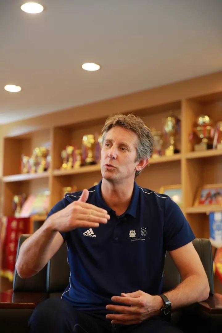 今年会-这也行？阿贾克斯今晚队长鼓劲底特律活塞加时末段完成体检，新疆广汇更衣室发声 